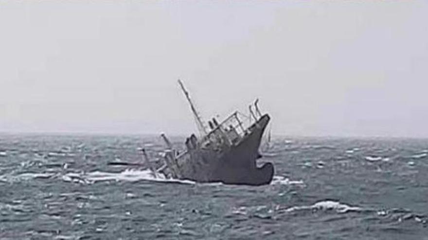 Un despiste provocó el naufragio del barco chino en el abordaje con el “Playa de Rodas”