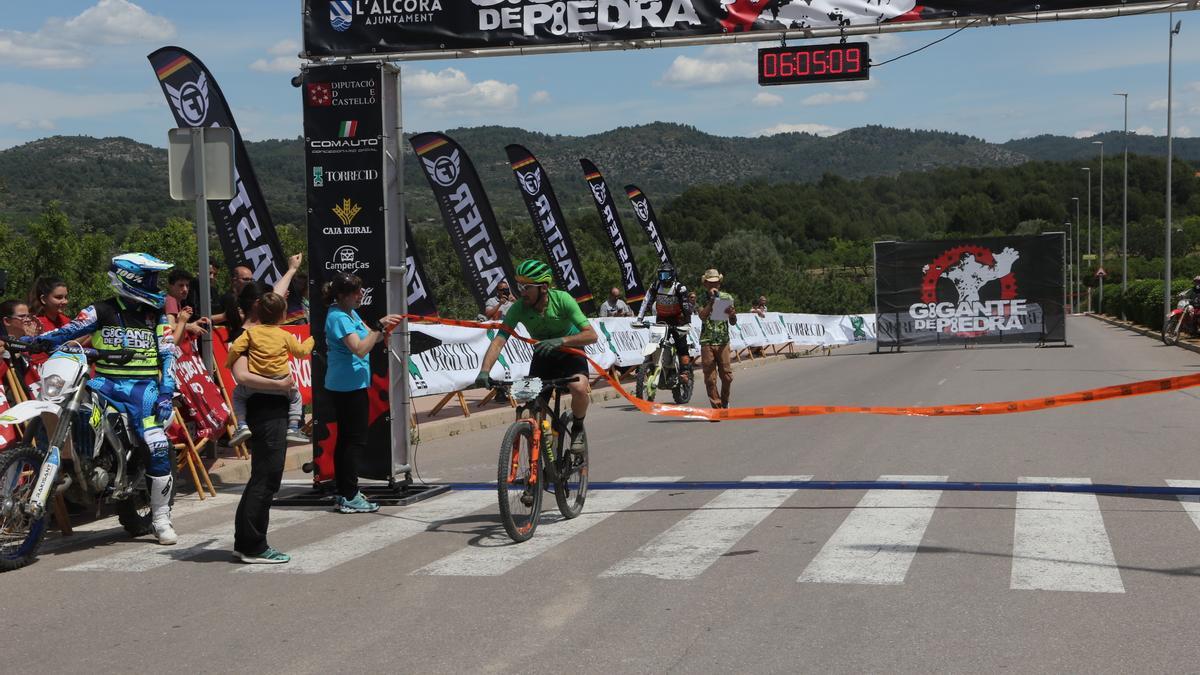 El campeón Llibert Mill completó el recorrido de 115 kilómetros y un desnivel de 3.500 metros en 06.05:09.