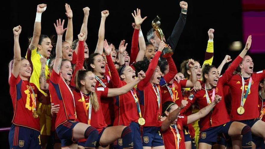 El Cotif concede su premio Good People a la selección femenina campeona del mundo