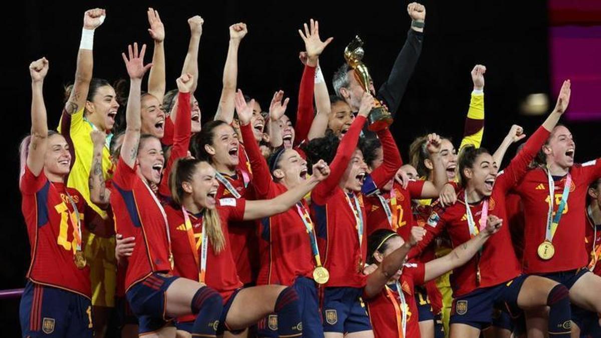 La selección festeja el título tras ganar la final del mundial.