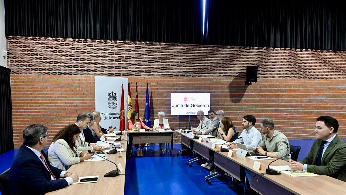 Reunión de la Junta de Gobierno local celebrada este viernes en El Palmar.
