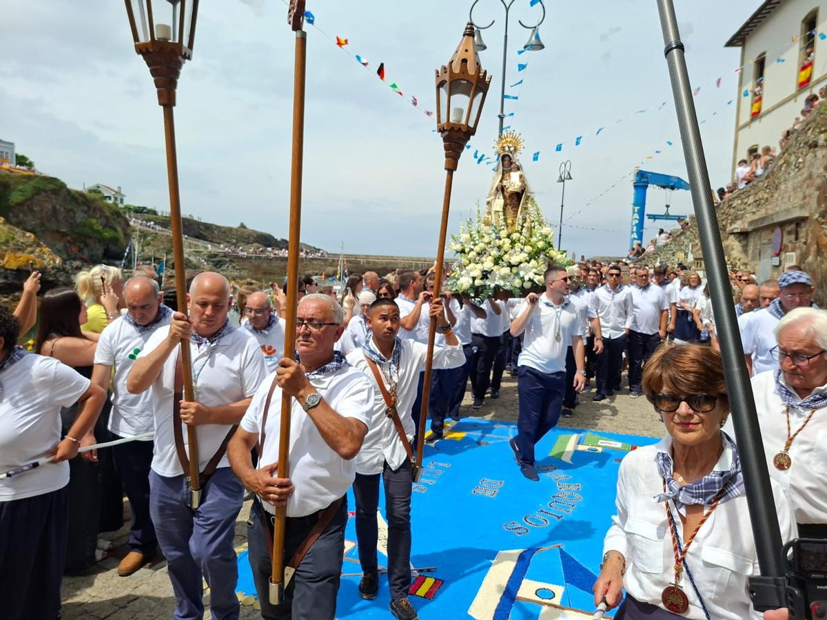 EN IMÁGENES: Tapia de Casariego, a rebosar en la procesión del Carmen