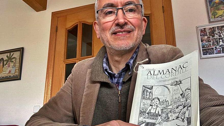 L?editor solsoní Narcís Clotet, amb l?Almanac del Cordill