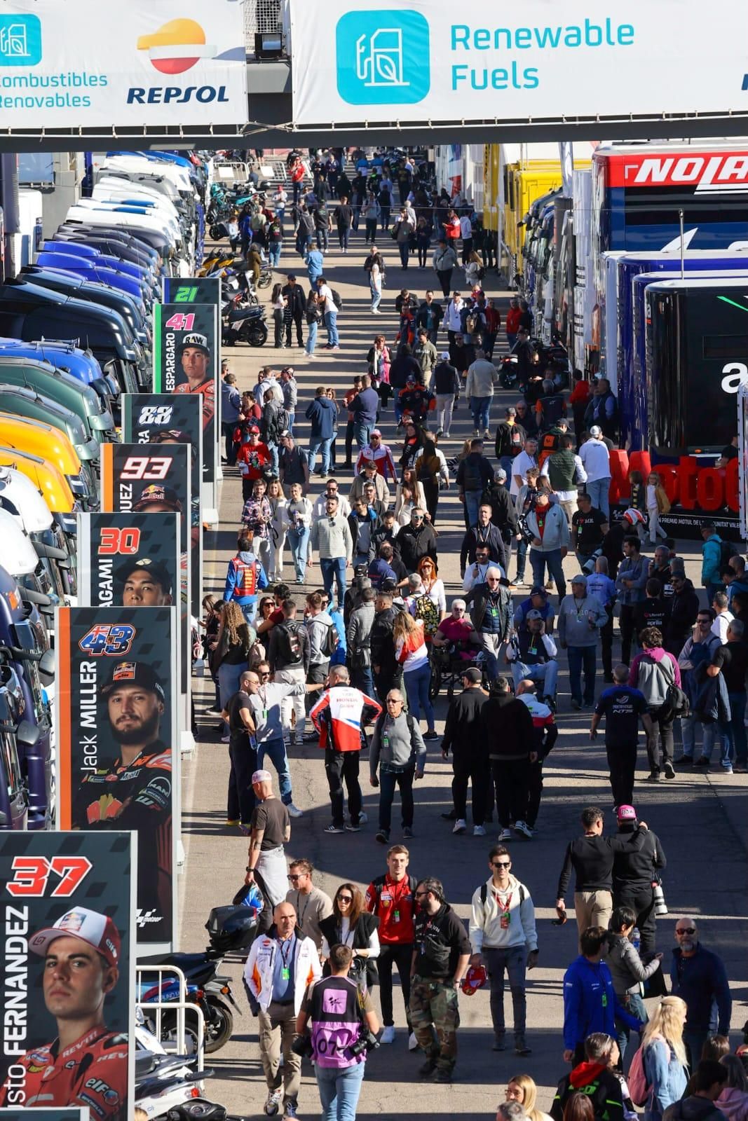 Ambiente en el GP de Cheste