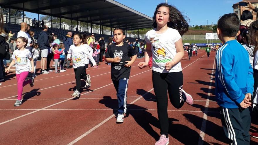 Participantes en la carrera solidaria por el Sáhara, esta mañana