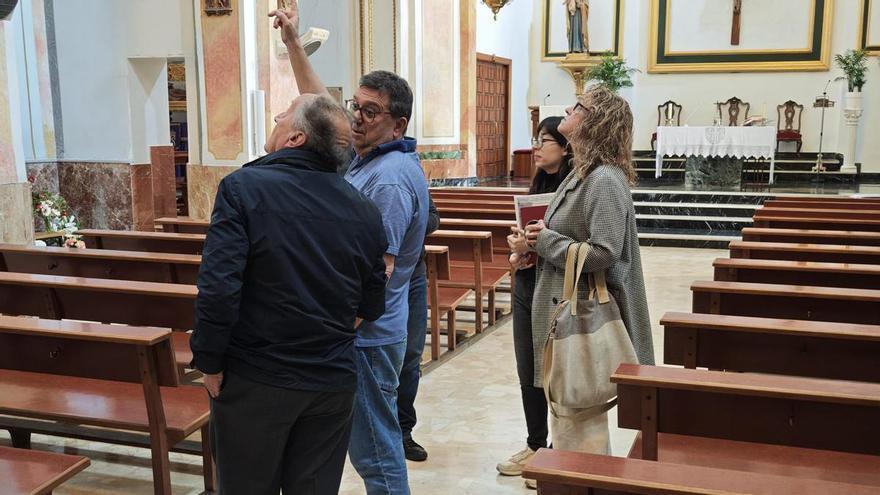 Piles ayudará en la restauración de la iglesia e impulsa la reforma de una plaza para eventos