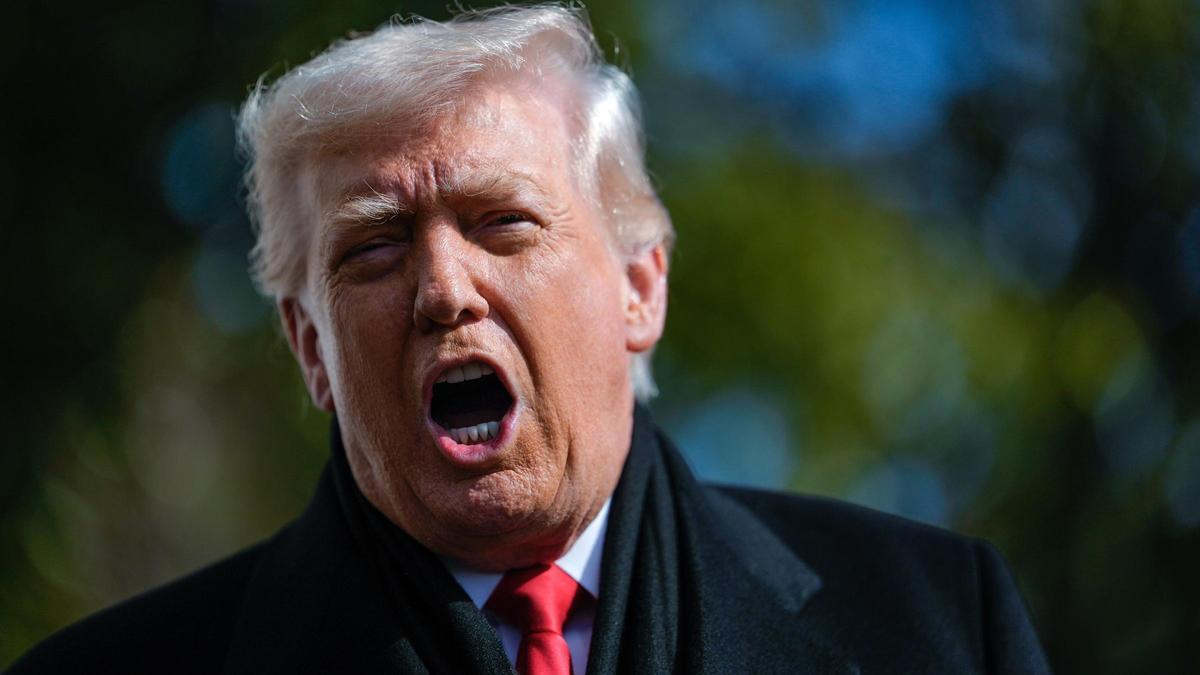 Trump advierte a Irán: "Una flota más poderosa que la enviada a Venezuela se dirige hacia ustedes; el próximo ataque será mucho peor"