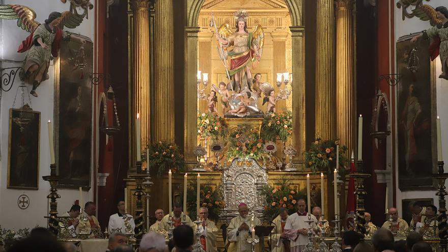 La misa al arcángel San Rafael, en imágenes