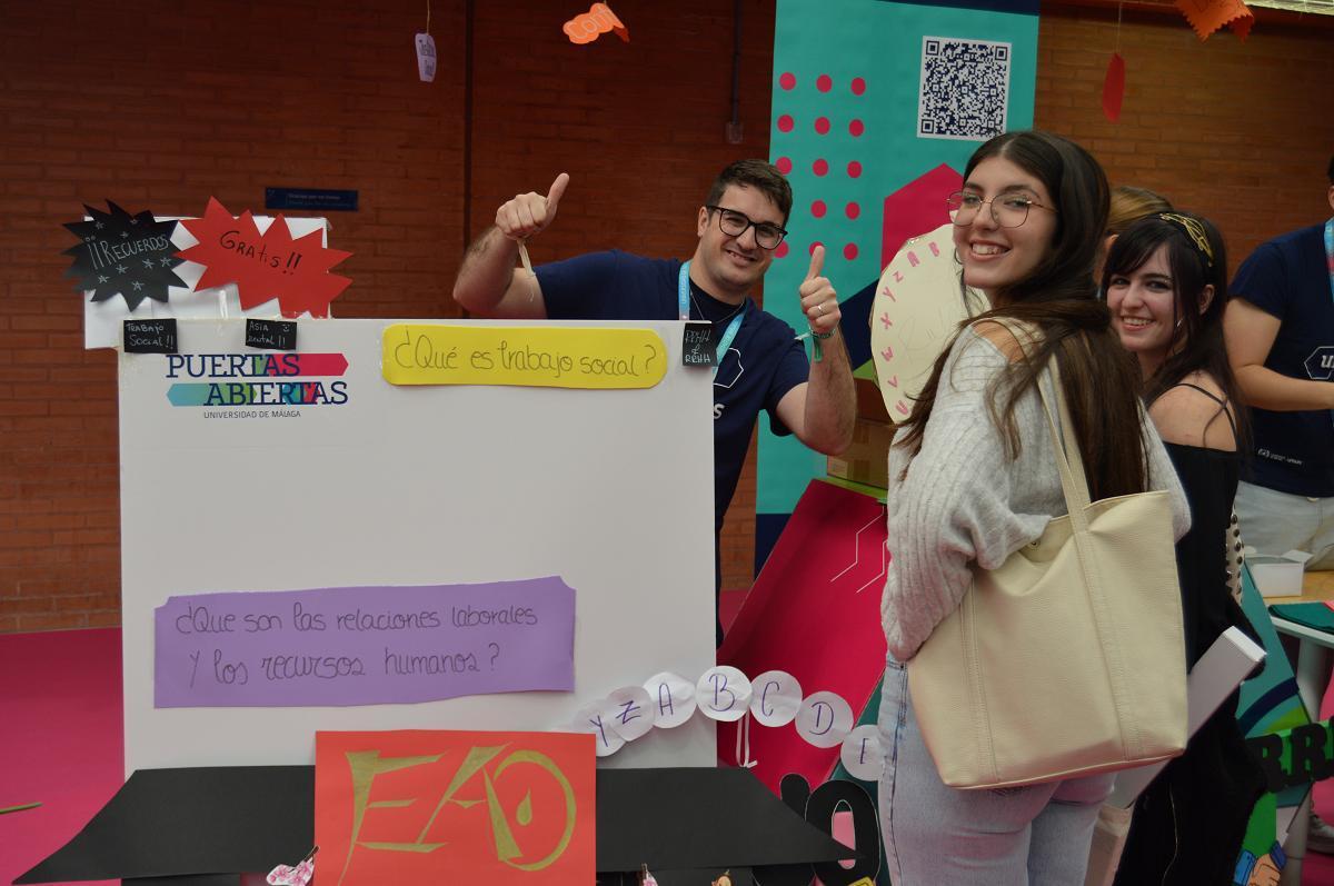 Actividades e información en estand