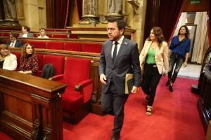 El Parlament aprova condicionar la investidura de Sánchez a l’impuls d’un referèndum