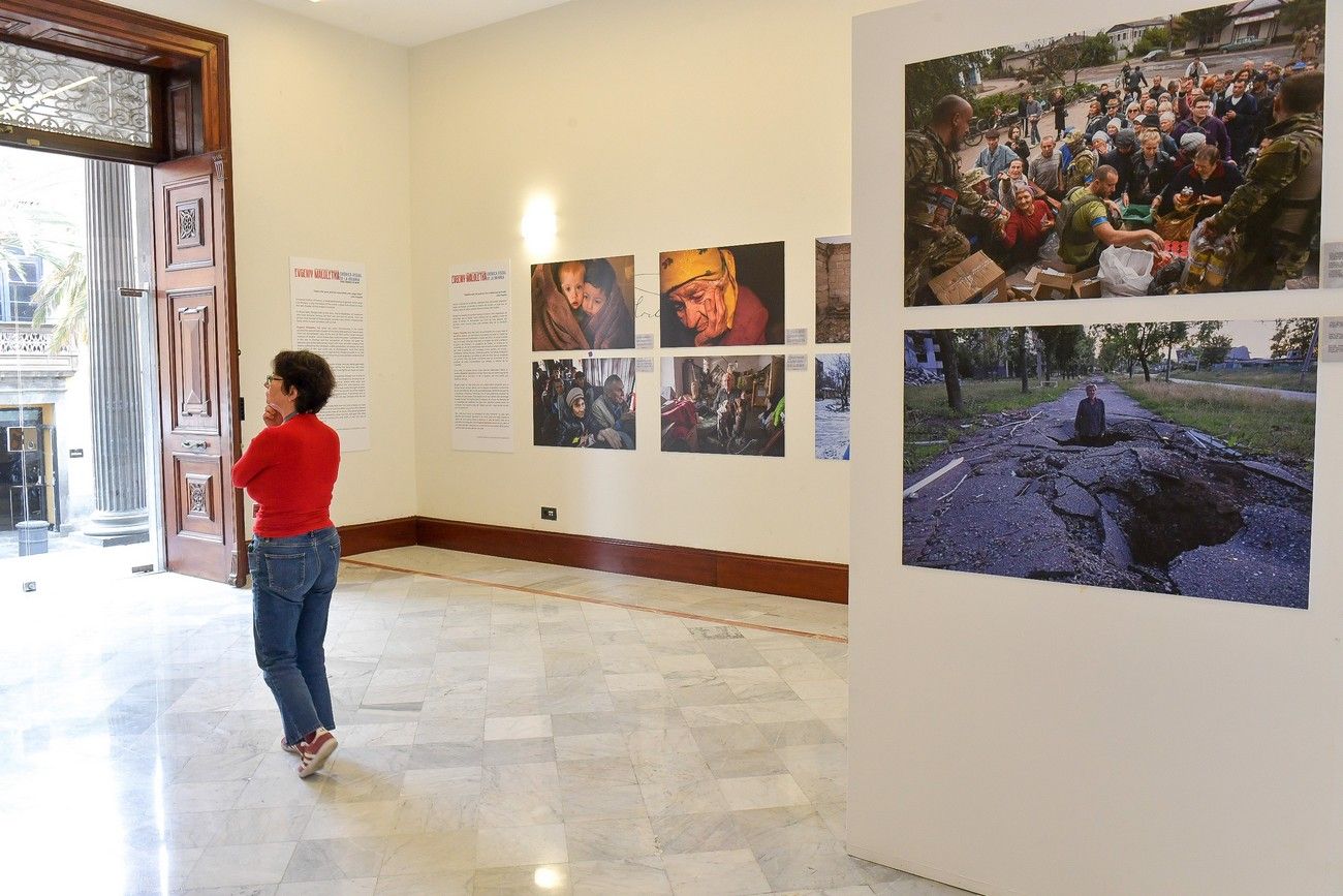 Exposición 'Crónica visual de la infamia' del fotoperiodista ucraniano Evgeniy Maloletka