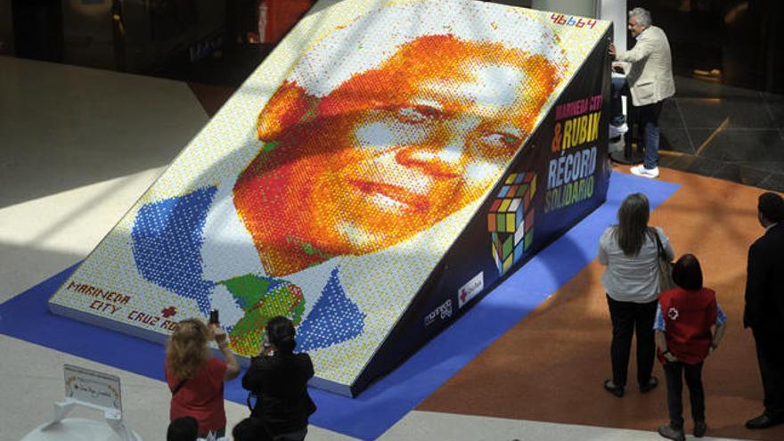 Imagen del mosaico de Mandela que ha batido el récord // FARO