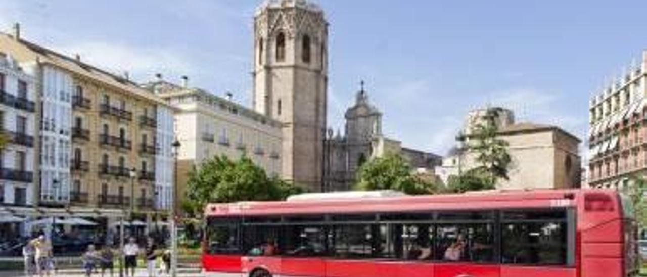 &quot;Si el autobús no pasa por la plaza de la Reina la  zona está muerta&quot;