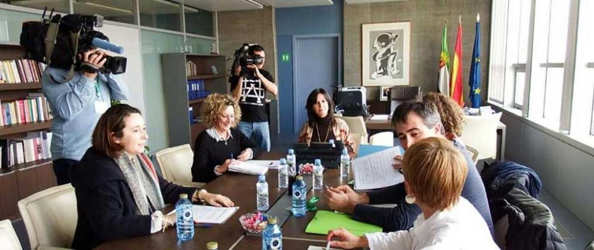 Extremadura mantiene la convocatoria de oposiciones en Secundaria en 2017