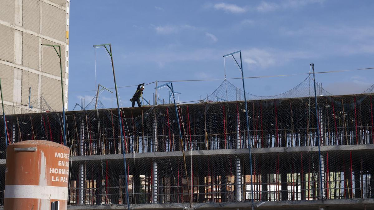 Viviendas en construcción en Zaragoza.