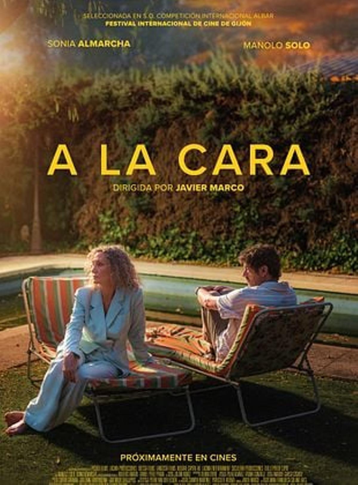 Cartel de "A la cara", una cinta de Javier Marco protagonizada por Sonia Almarcha y Manolo Solo