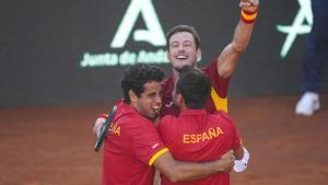 Archivo - Pablo Carreño, Jaume Munar y Pedro Martínez celebran la clasificación a la Final a 8. de Bolonia.