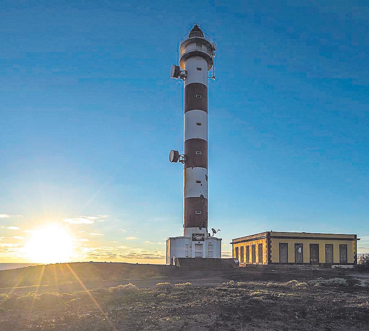 El faro de Punta de Abona está situado en Arico