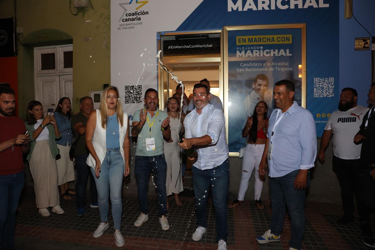 Alejandro Marichal celebra el resultado de las elecciones en San Bartolomé de Tirajana.