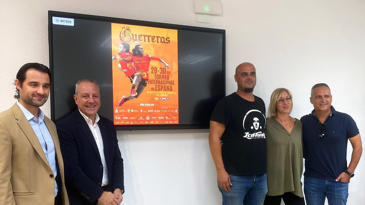 Presentación del TIE Balonmano, en el Ayuntamiento de Torrevieja.