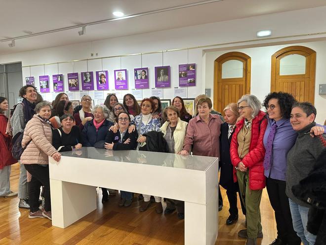 La inauguración de la exposición por los 40 años de Les Comadres, en imágenes