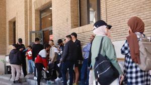 Bronca en Aragón por la regularización de migrantes: de motivo de alegría al colapso en Zaragoza