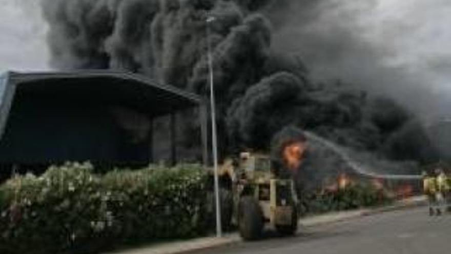 Medio Ambiente incineró en 2007 en Sagunt los neumáticos de los depósitos ilegales