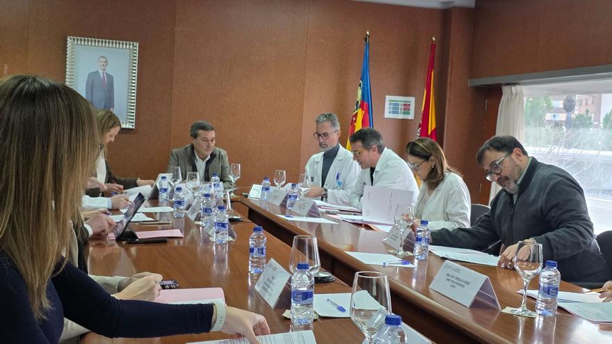 Alerta por la reducción de consultas de Dermatología y Cardiología en el Hospital Provincial de Castelló