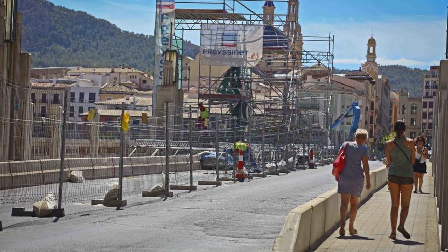 El puente de San Jorge está siendo sometido a obras de rehabilitación.