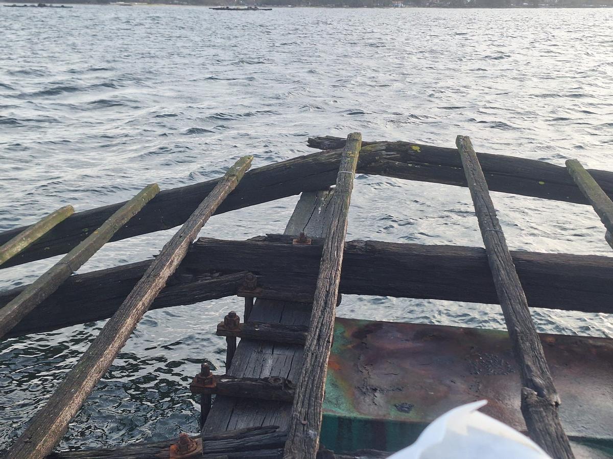 Una de las bateas partidas.