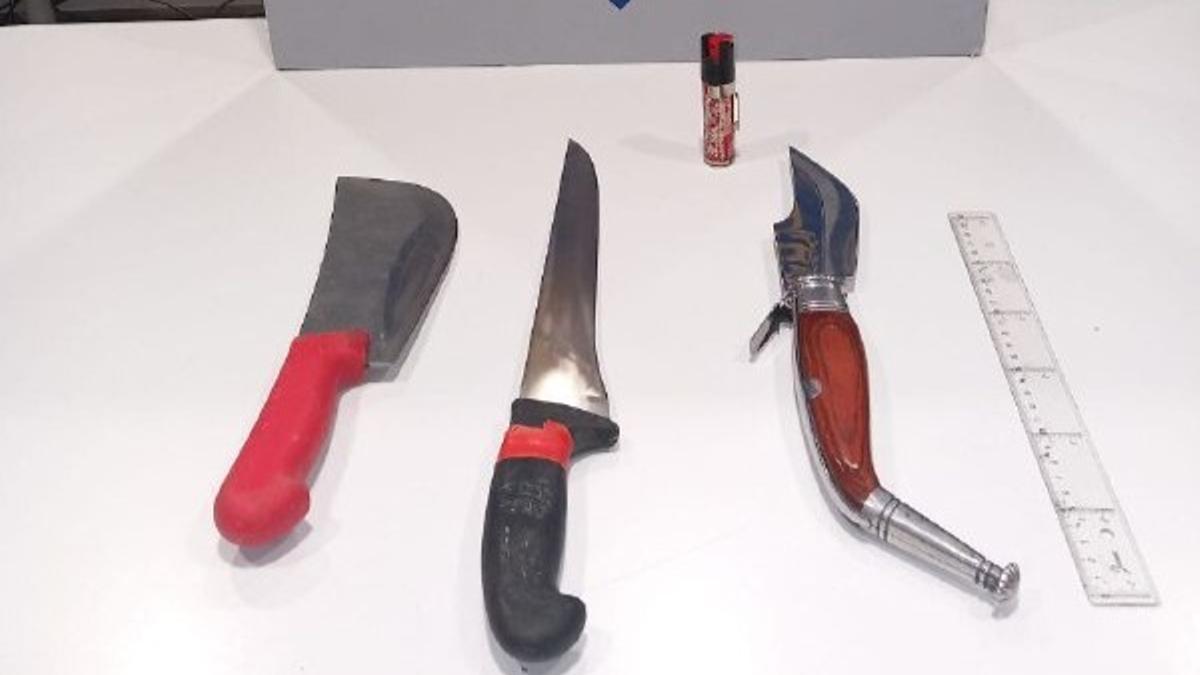 Armas blancas interceptadas por los Mossos en Cerdanyola del Vallès
