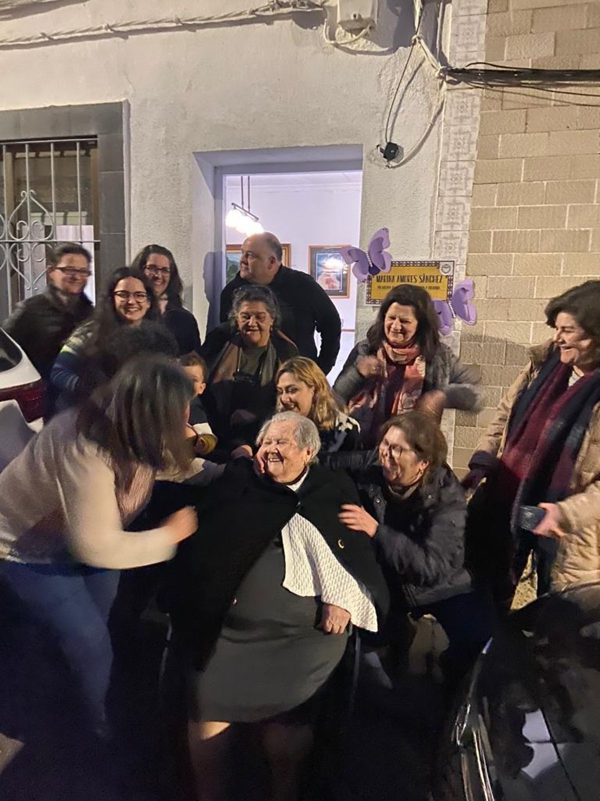 Marina Andrés con su gente.