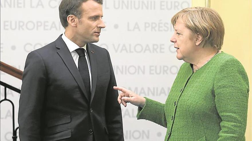 La pugna de Merkel y Macron frena las reformas en Bruselas