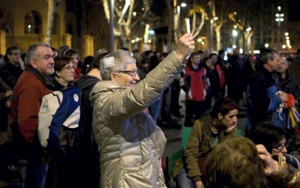 Fotogalería: Protesta ante la sede del PP en Aragón