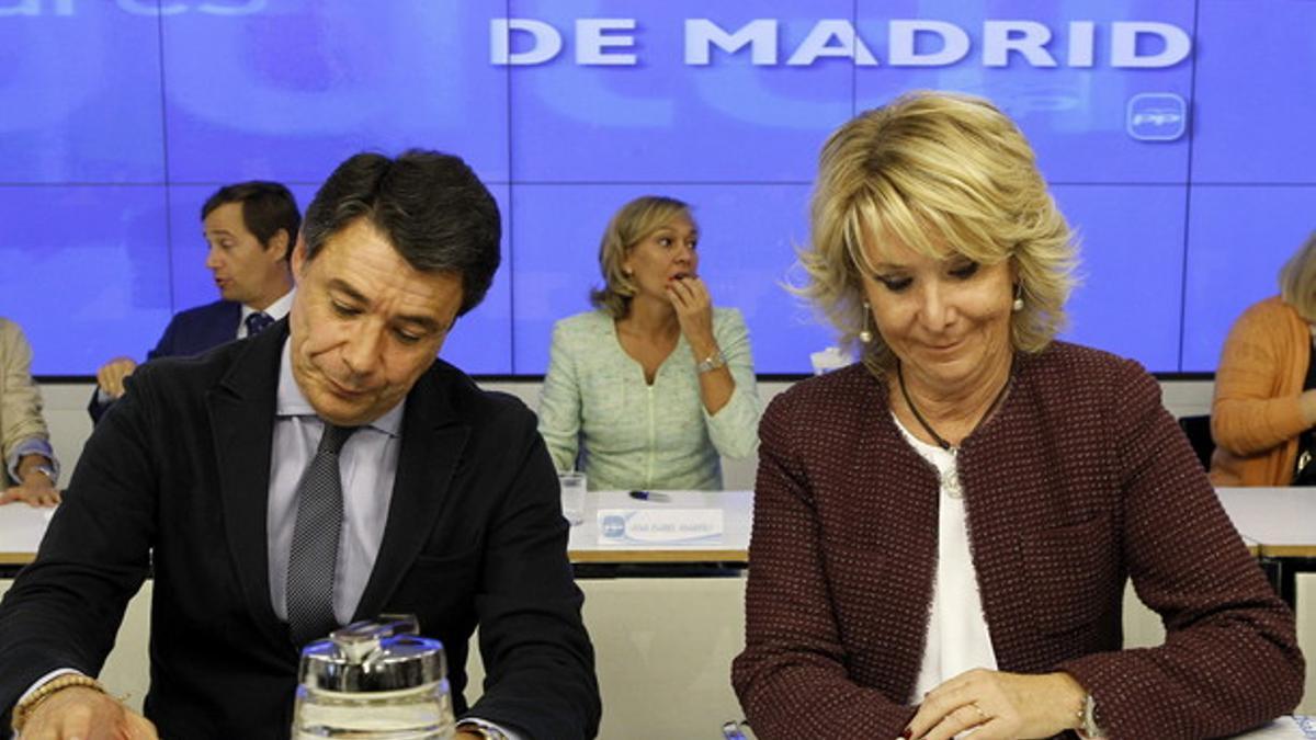 Ignacio González, junto a Esperanza Aguirre, en la reunión de la ejecutiva del PP de Madrid, el pasado 4 de octubre.