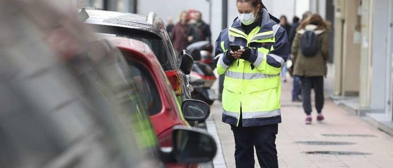 Una controladora de la ORA, antes de la suspensión del servicio.