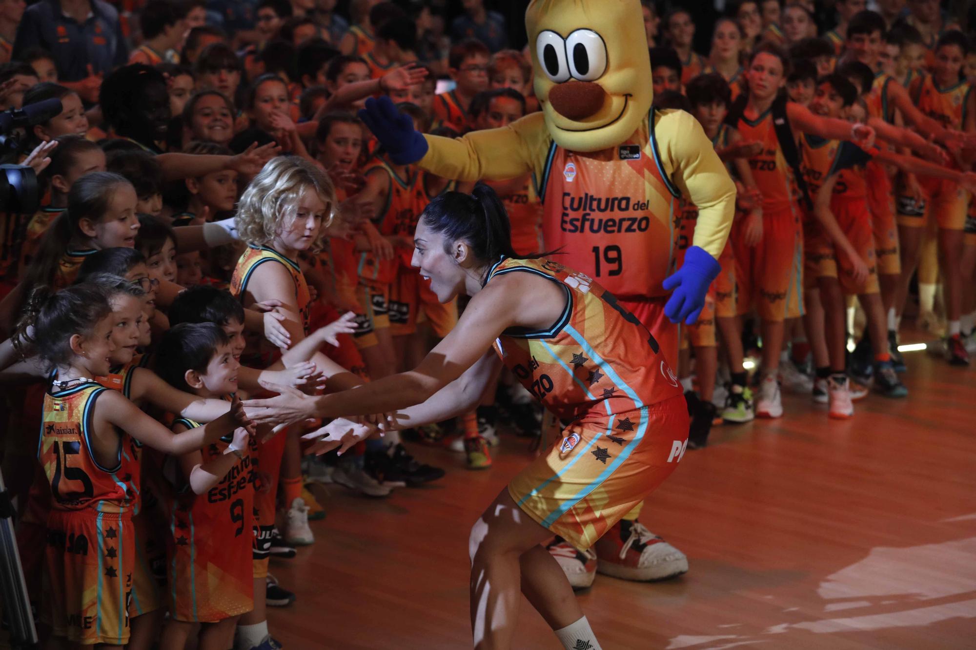 Presentación del Valencia Basket en La Fonteta