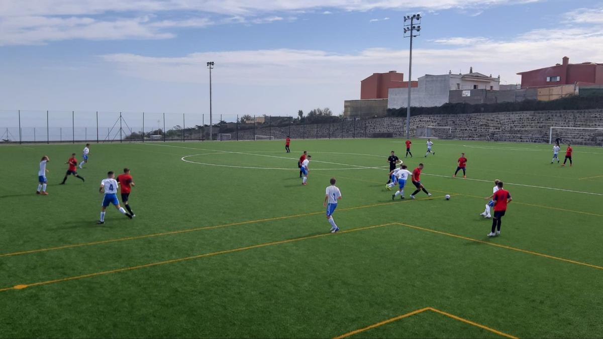 Un partido del CD Tenerife Fundación, en el Campo III de la Ciudad Deportiva Javier Pérez.