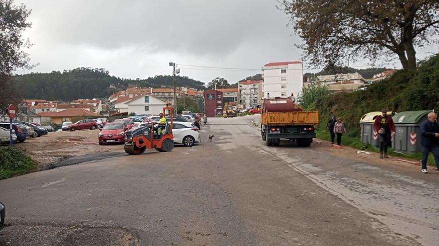 Trabajos de explantación en el principal parking público de la villa, que ocupa toda la Unidad de Actuación Número 5, en Altamira. |   // G.NÚÑEZ