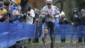 Van der Poel se adjudica la primera victoria