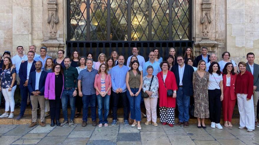 Numerosos dirigentes políticos asistieron al acto convocado por EAPN-Illes Balears. | EAPN-ILLES BALEARS