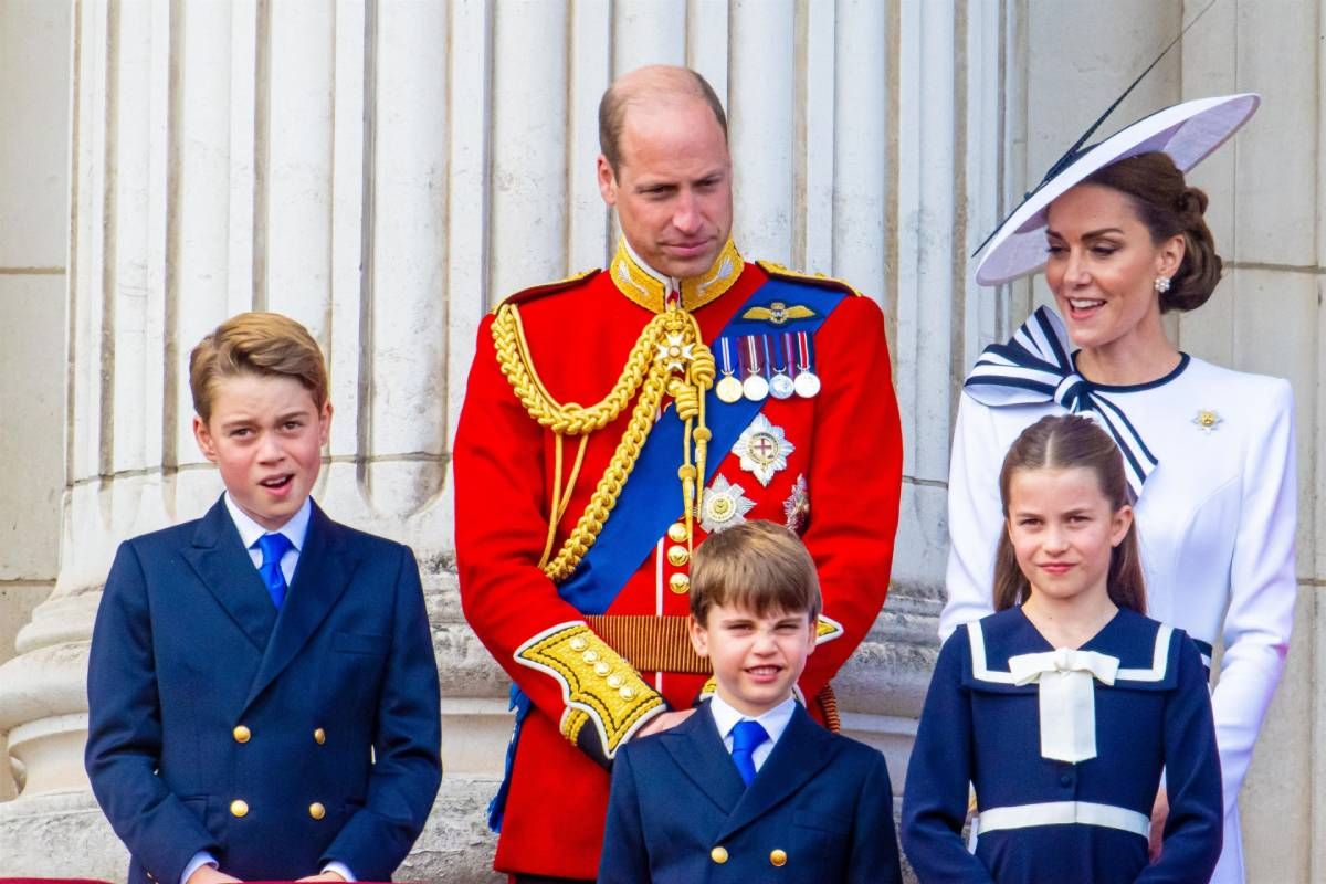 El príncipe Guillermo y Kate Middleton con sus hijos, George, Charlotte y Louis, en el Trooping the Colour 2024