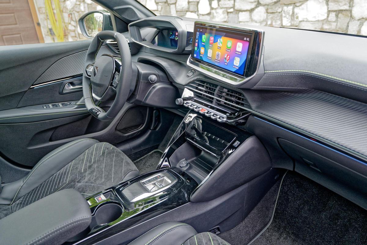 El interior del Peugeot 208 destaca por su diseño, calidad de materiales y tecnología