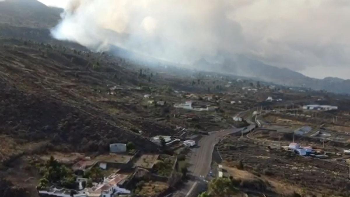 Imagen del volcán desde el dron de la Guardia Civil.