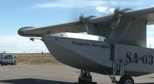 L’avió antiincendis construït a Cornellà es va presentar aquest dimecres a Lleida.