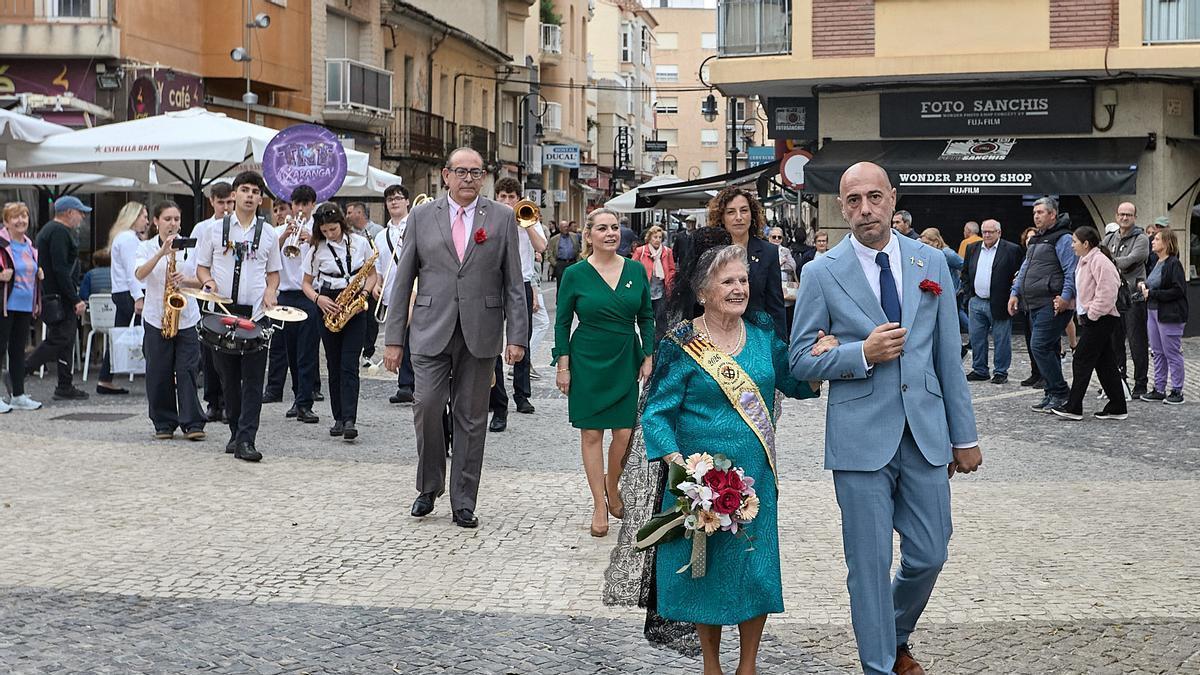 Imagen de la celebración de las Fiestas de Santa Creu de la barriada del Molí de Santa María en Gandia