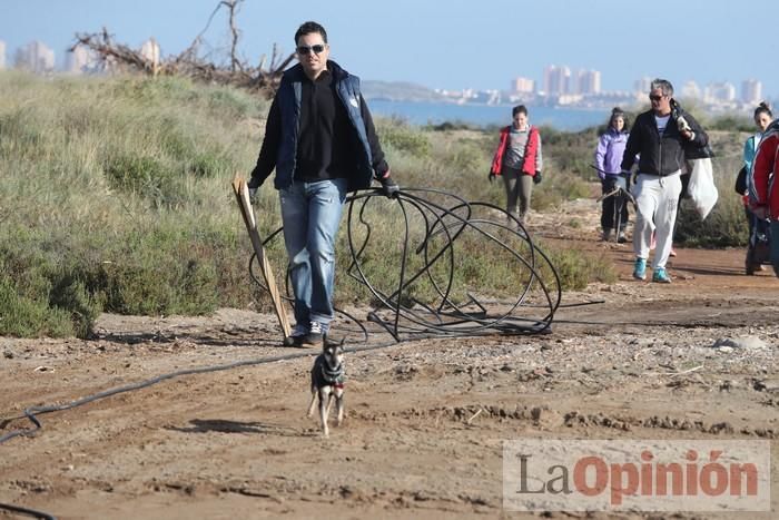 SOS Mar Menor retira dos toneladas de basura