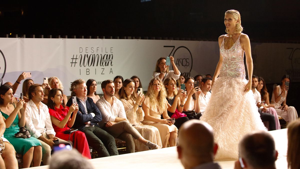 La revista Woman celebra en Diario de Ibiza con un desfile exclusivo su 30 aniversario