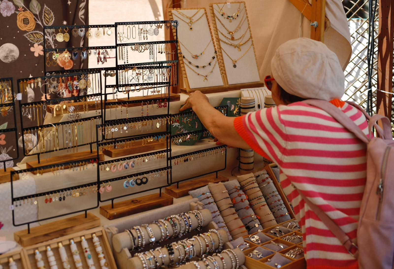 Abre el Mercado de las Tres Culturas de Zaragoza
