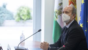 Campo, després de la vacunació del bisbe de Cartagena: «No sé si és bo recórrer al dret penal»